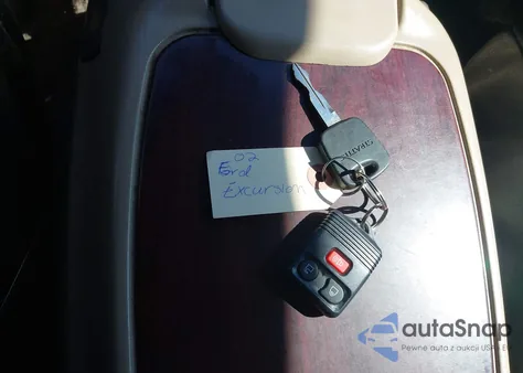 2002 Ford Excursion Limited from USA, damaged, VIN 1FMSU43F32EC14261